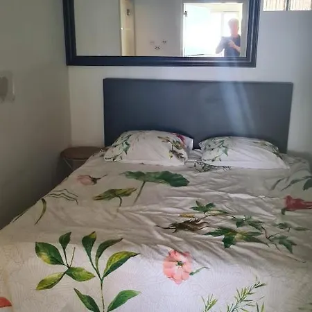 Frontaal Gelijkvloers Seaview 80m² 2 Slp アパート *