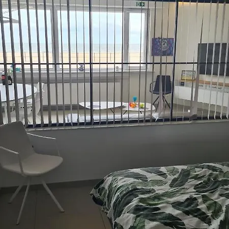Frontaal Gelijkvloers Seaview 80m² 2 Slp 아파트 *