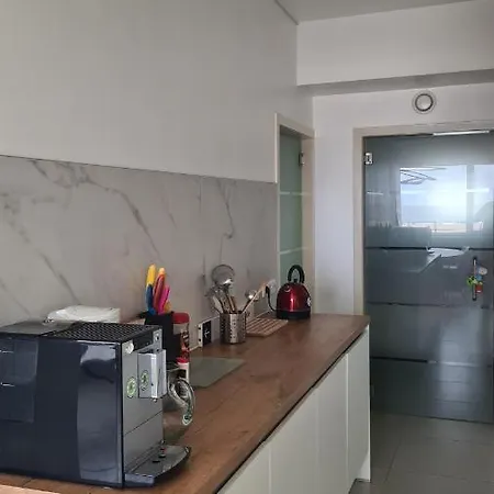 Frontaal Gelijkvloers Seaview 80m² 2 Slp * Ostend