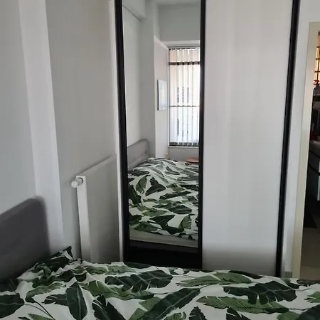 Апартаменти Frontaal Gelijkvloers Seaview 80m² 2 Slp Остенде