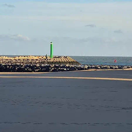 Frontaal Gelijkvloers Seaview 80m² 2 Slp Apartment Ostend