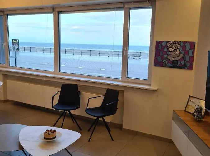 Apartment Frontaal Gelijkvloers Seaview 80m² 2 Slp Ostende